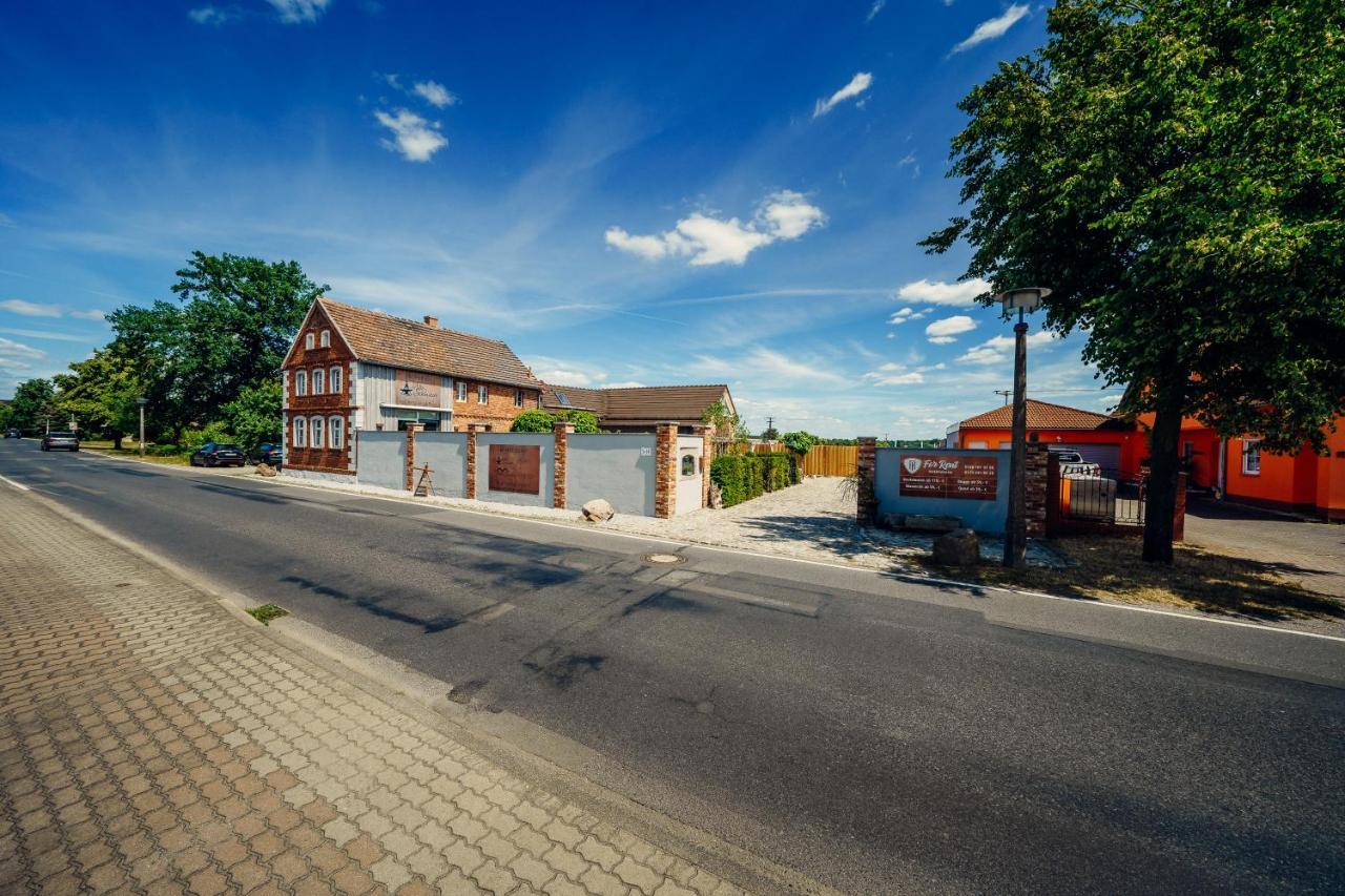 Altes Gewoelbe Mit Sauna Und Whirlpool Im Aussenbereich *