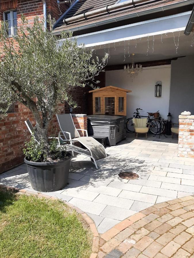 Altes Gewoelbe Mit Sauna Und Whirlpool Im Aussenbereich